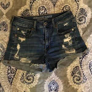 AEO 4in Super Stretch Hi Rise Shortie Medium Wash